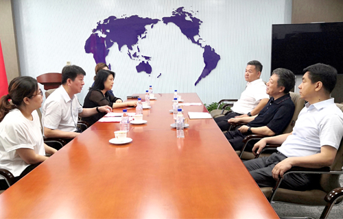 在线德州扑克网
与长春市人民政府外事办公室联合建立《在长外籍友人心理危机干预服务机制》