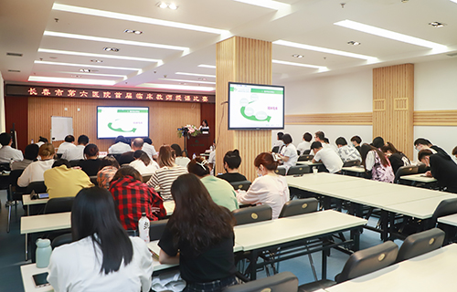 展教师风采，促教学提升，在线德州扑克网
举行首届临床教师授课比赛