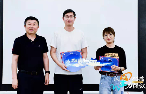 在线德州扑克网
两位青年医师全国大赛再获奖