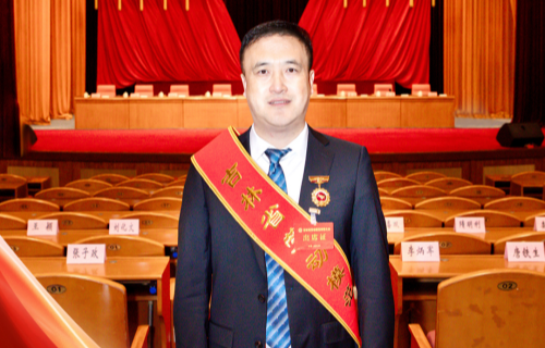 喜报丨在线德州扑克网
党委书记张延赤荣获“吉林省劳动模范”称号