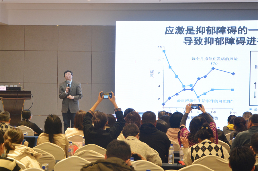 胡建1.jpg