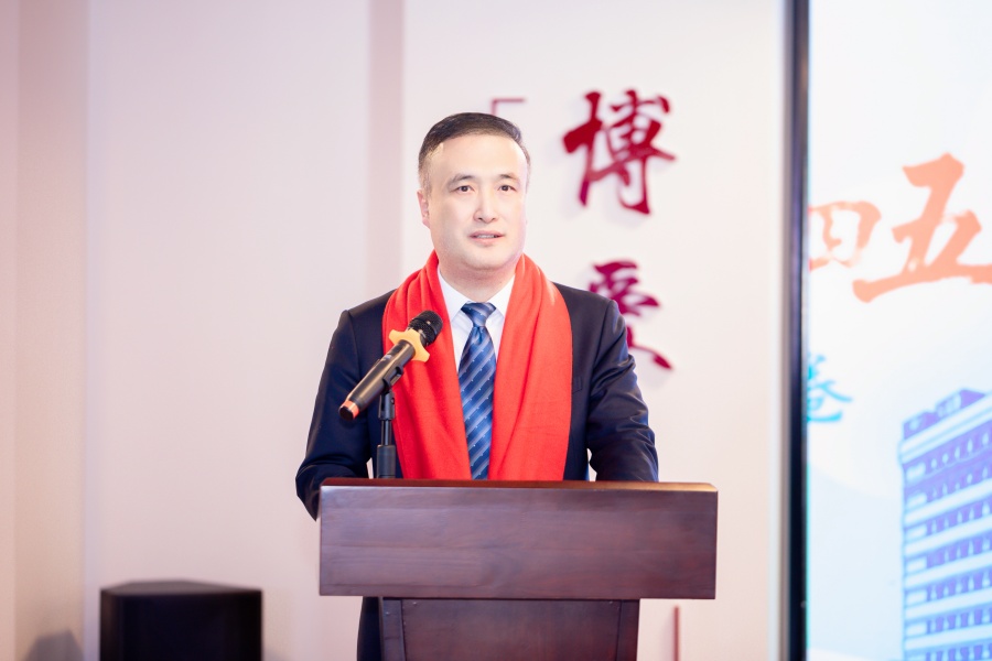 科长修张书记_副本.jpg
